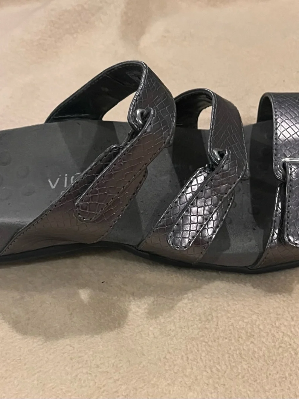 Vionic Pewter Aubrey Textured-Strap Slide Sandals size 9